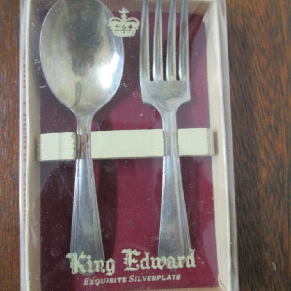 Vtg. KING EDWARDS CHILDS SILVERPLATE FLATWARE SET IN Box 1947?? - Picture 1 of 7